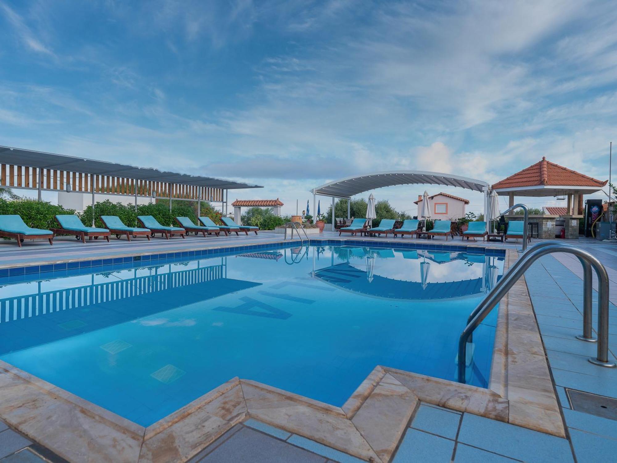 Evalia Apartments Hersonissos  Eksteriør billede